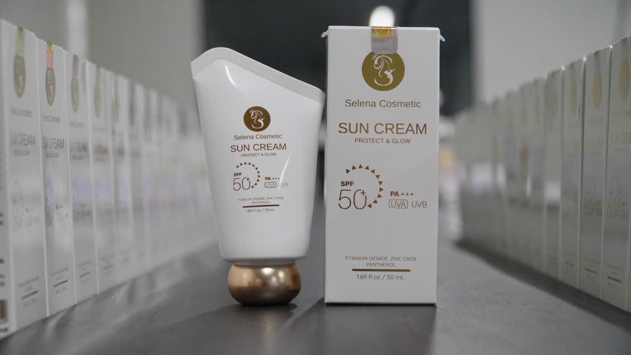 Kem chống nắng Sun Cream (50+ SPF, PA +++, 50ml) - Ảnh 3